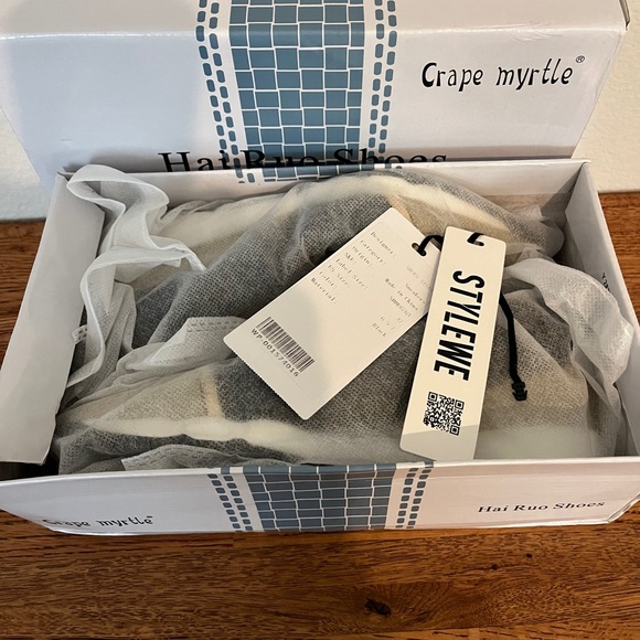 Fun Sneakers - Picture 15 of 16